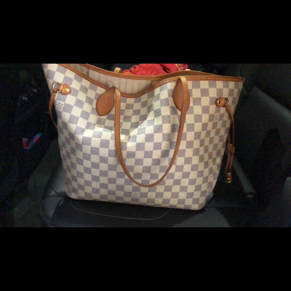 LV authentic